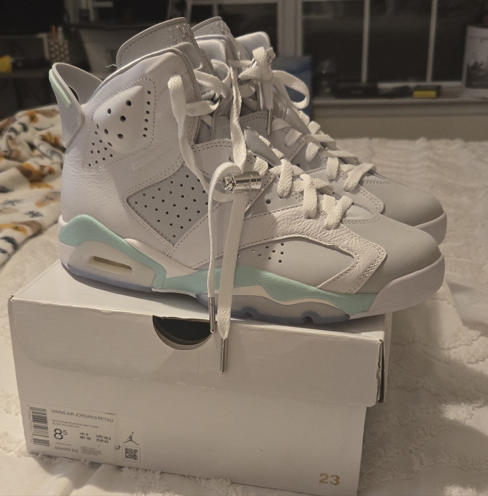 Jordan Women's Sneakers in White and Light Green